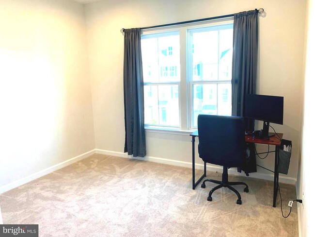 Building Photo - 9606 Julia Ln