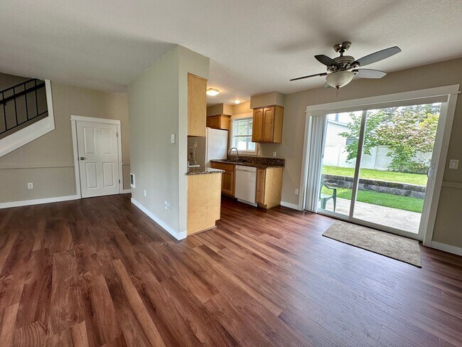 Building Photo - LF1460-B