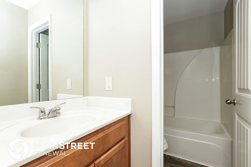 Building Photo - 1339 Lone Oak Rd