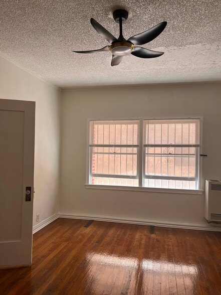 Building Photo - 545 S Hobart Blvd