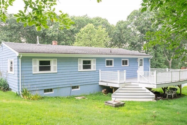 Building Photo - 10 Fair Oaks Rd