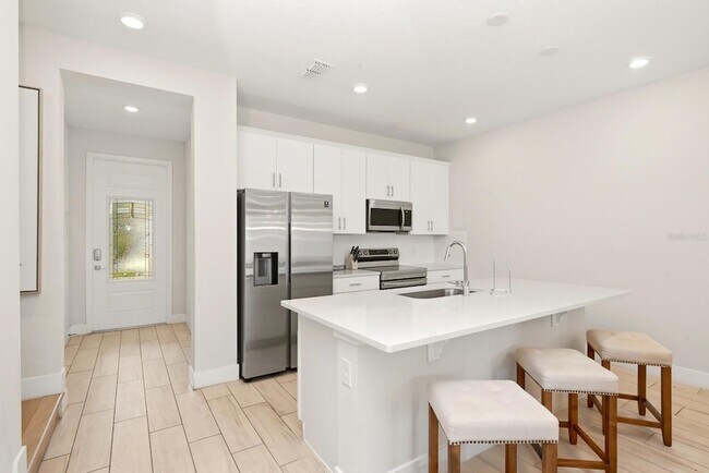 Building Photo - 7909 Draw St