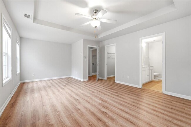 Building Photo - 1006 Ivydale Cir