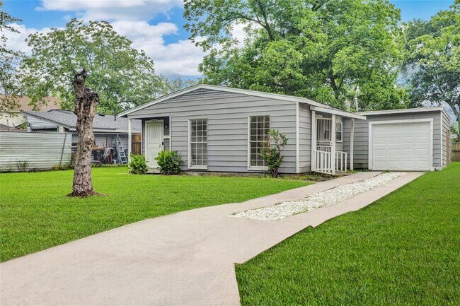 Building Photo - 5618 Malmedy Rd