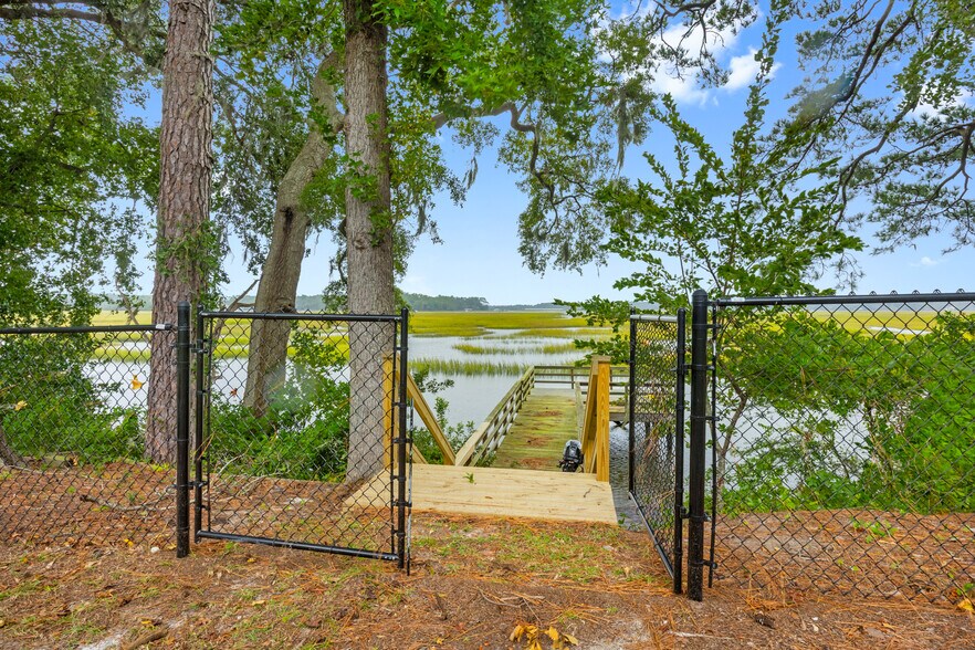 Building Photo - 1529 Whitfield Park Cir