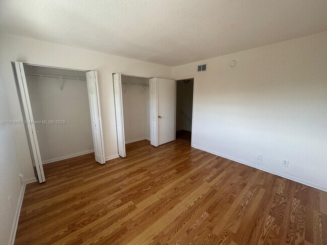 Building Photo - 4820 NW 9th Dr