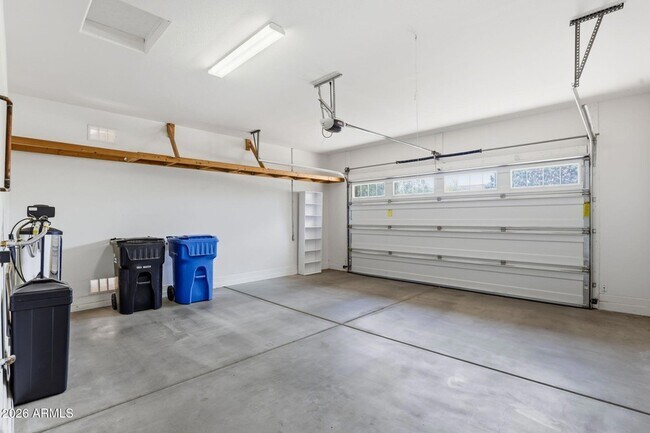 Building Photo - 1142 E Bajor St