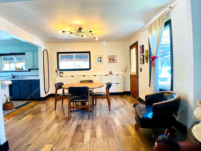 Building Photo - Unfurnished - Charming 3-Bedroom Home in D...
