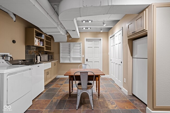 Building Photo - 7777 Spring Mill Rd