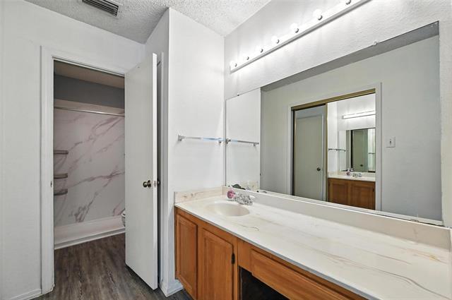 Building Photo - 2108 Chatham Square Ct