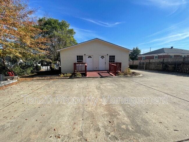 Building Photo - 4741 Armour Rd