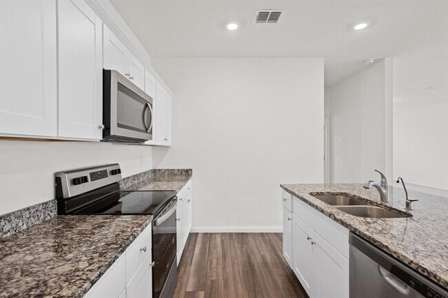 Building Photo - 200 Gemsbok Rd