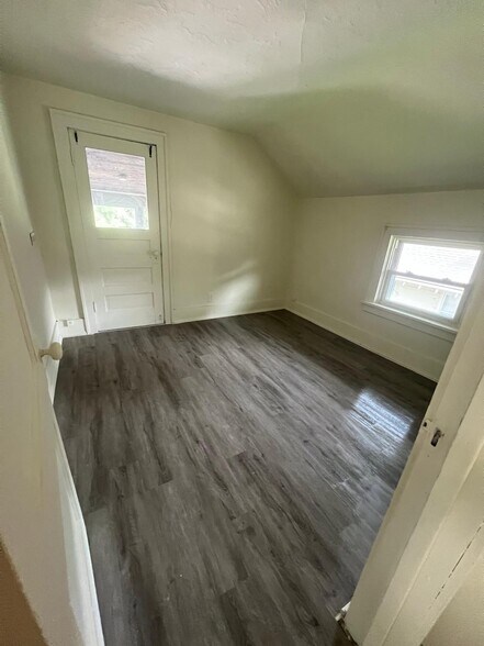 Building Photo - 1349 Yates Ave