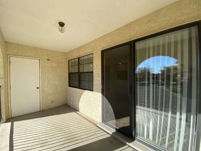 Building Photo - 2nd Floor - 2BR/2Bath - Balcony - 1Car Garage