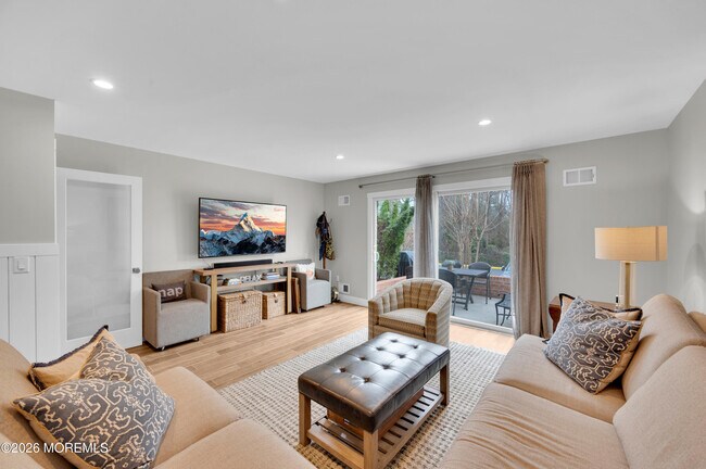 Building Photo - 51 Wyckham Rd