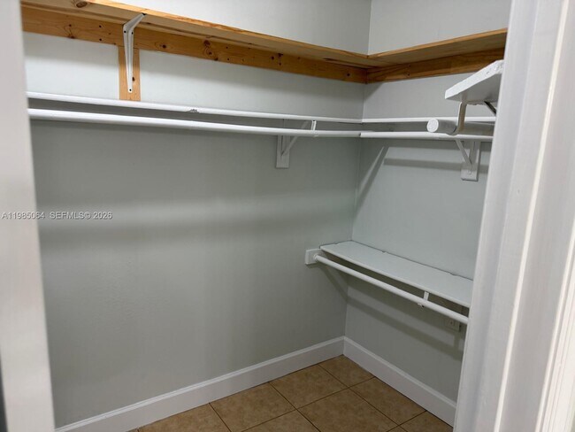 Building Photo - 10625 SW 112th Ave