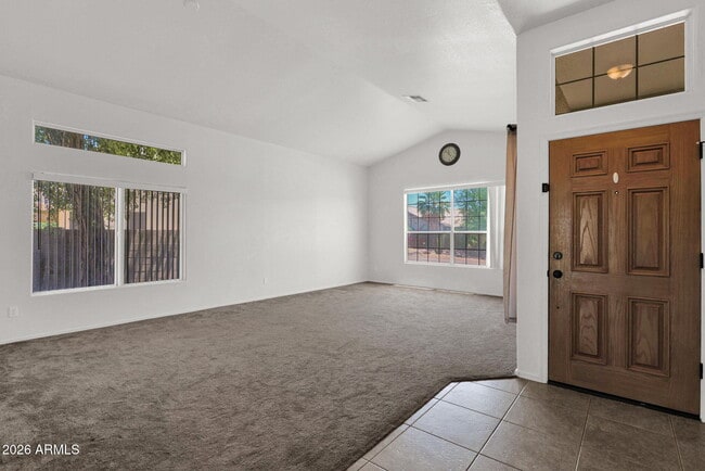 Building Photo - 360 S Pineview Dr