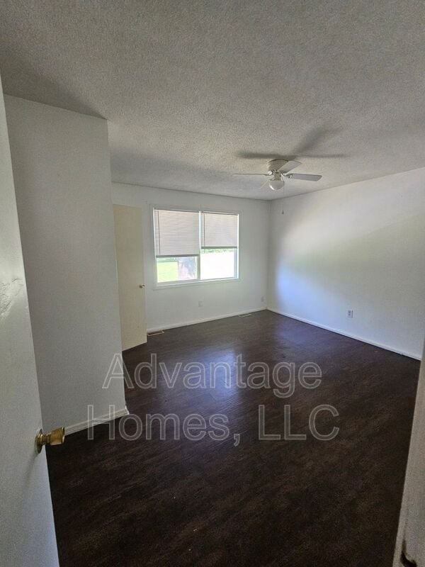 Building Photo - 715 N 70th Terrace