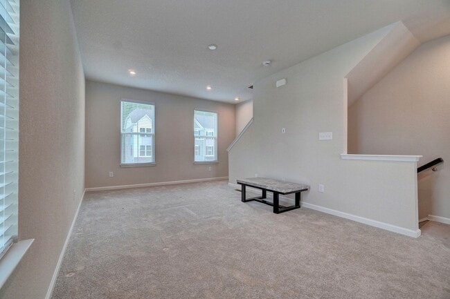 Building Photo - 2 bedroom townhome in Portsmouth