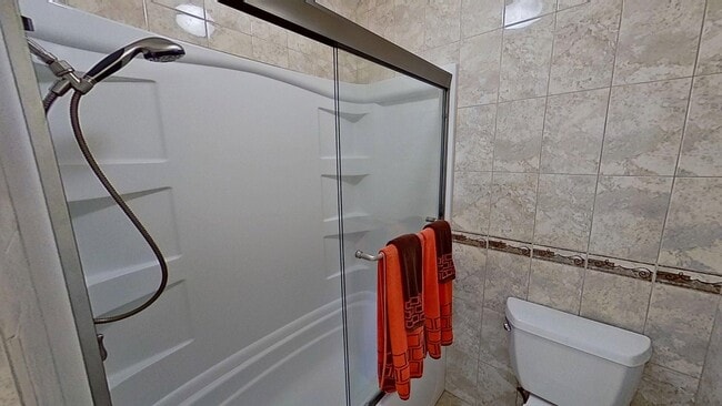 Building Photo - 5517 Thelma Ave