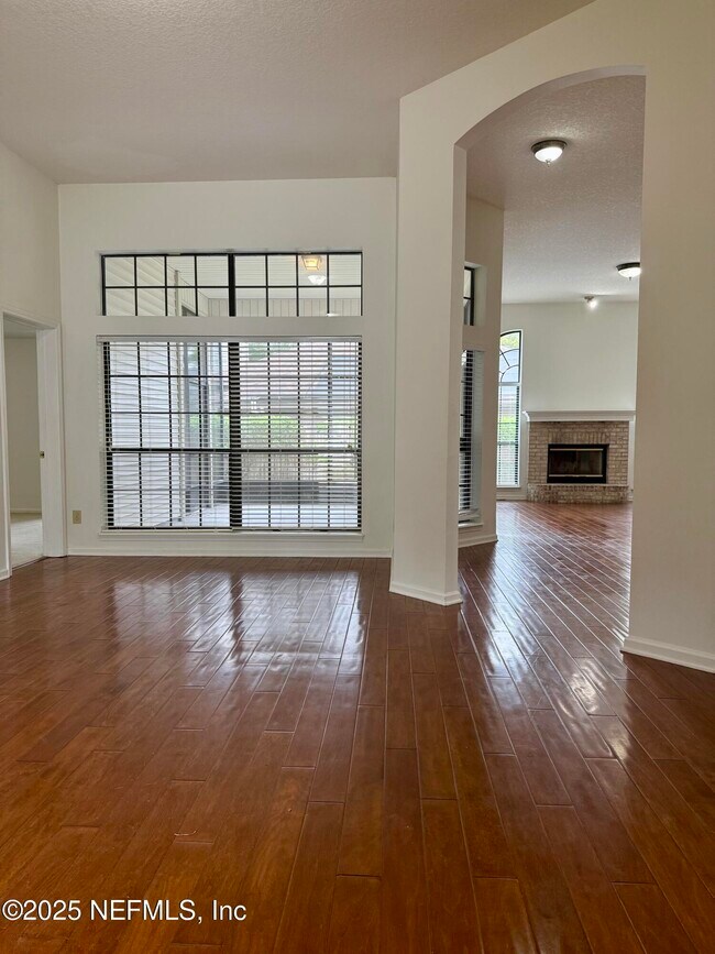 Building Photo - 13056 Clearbrook Ct
