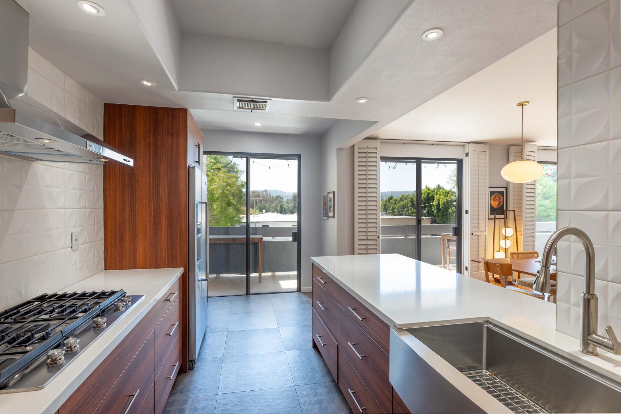 kitchen - 11322 Camarillo St