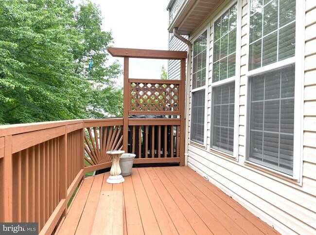 Building Photo - 2540 Banshire Dr