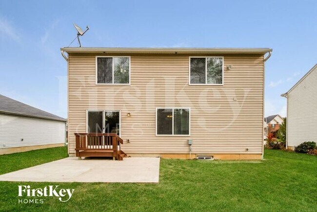 Building Photo - 11 Cedarwood Dr