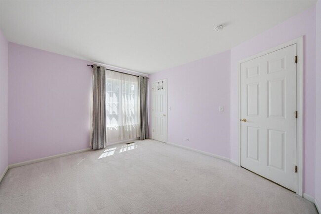 Building Photo - 9165 Buckingham Ct