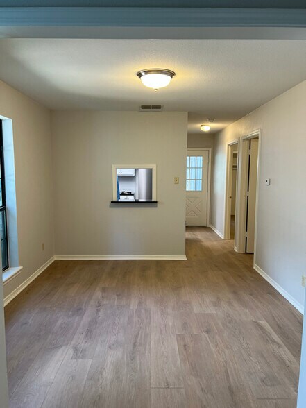 Building Photo - 13396 Garden Lake Rd