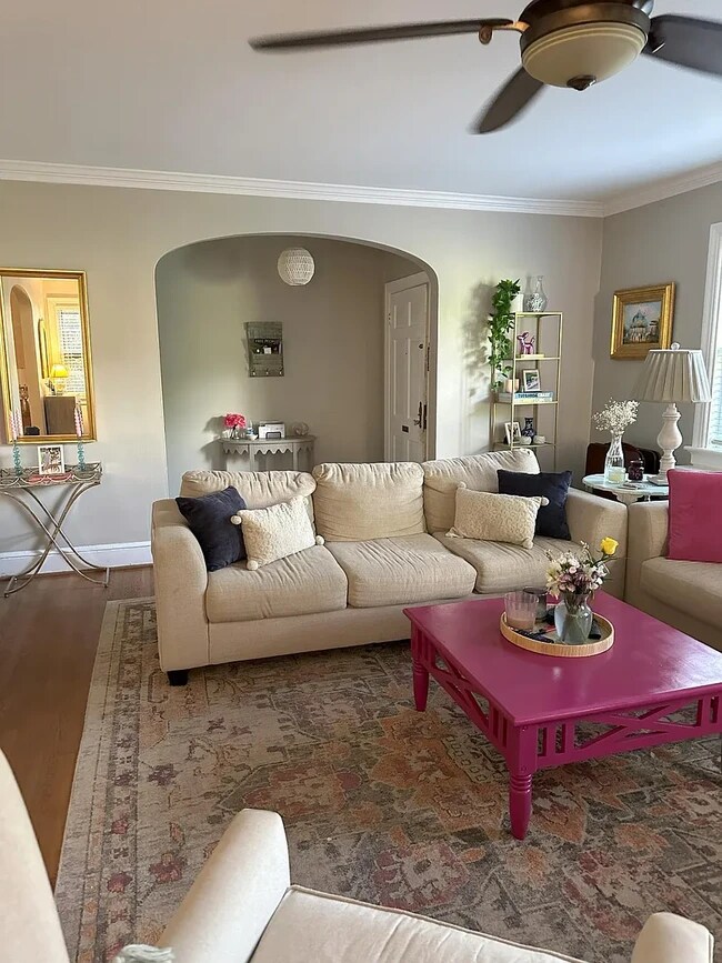 Main living room - 4405 W Franklin St