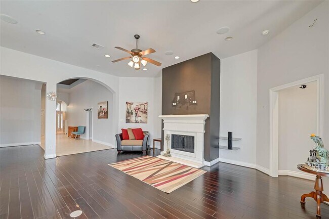 Building Photo - 5422 Linden Rose Ln