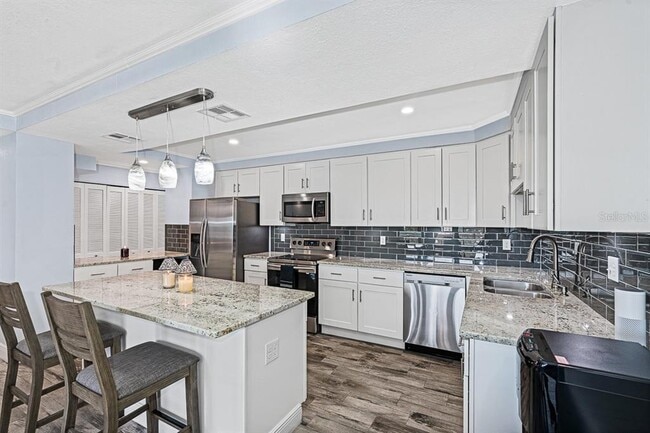 Building Photo - 2401 Bayshore Blvd