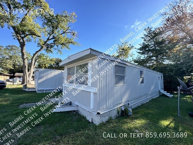 Primary Photo - 2-Bed 1-Bath Trailer