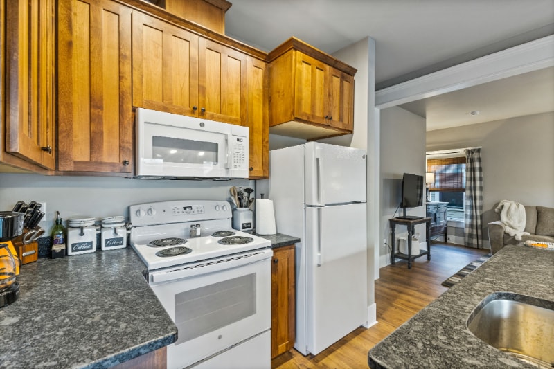 Building Photo - 925 SW Walnut St