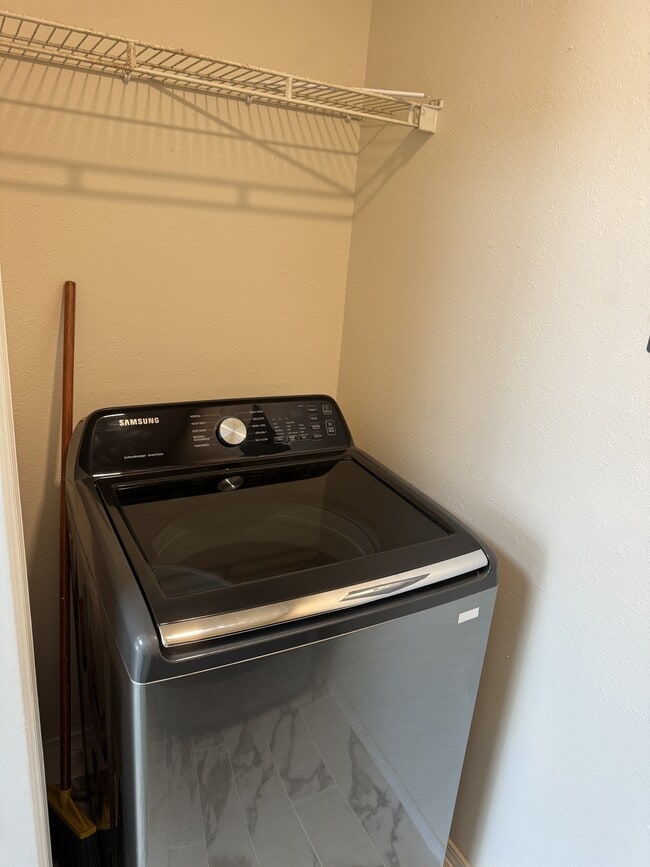 Building Photo - 10604 Sharp Blvd