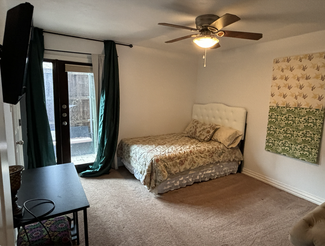 Bedroom #1 - 2711 Throckmorton St