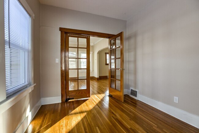 Building Photo - 4859 Calvert St
