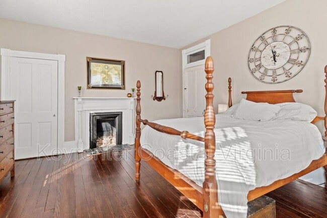 Building Photo - 338 Main St