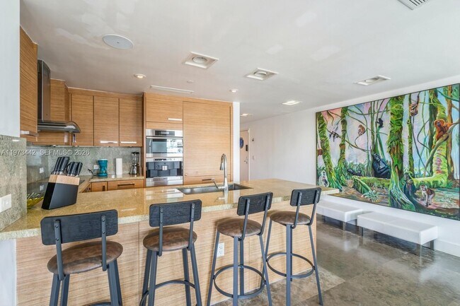 Building Photo - 1330 Ocean Dr