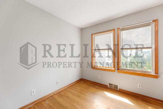 Building Photo - 1213 N Glendale St