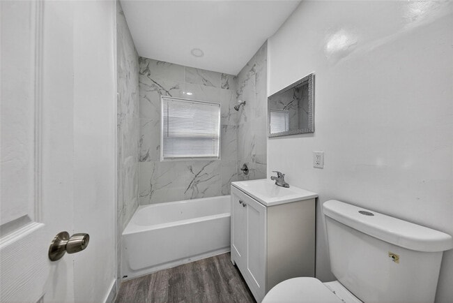 Building Photo - 1541 NW 7th Terrace