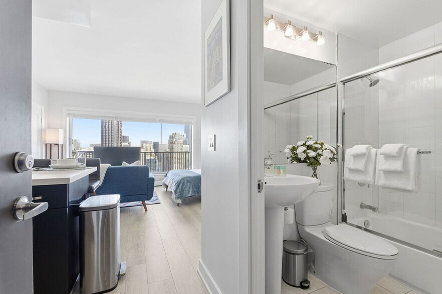 Building Photo - 899 Pine St