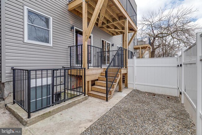 Building Photo - 2113 Master St