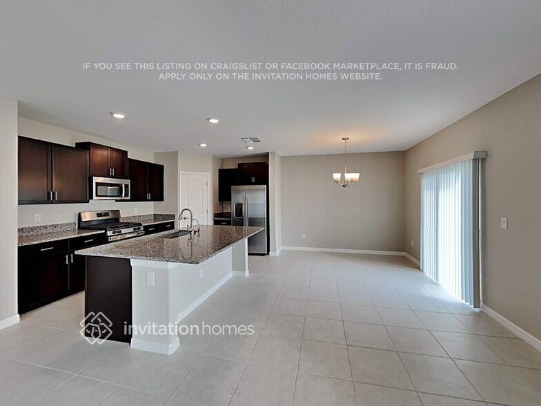 Building Photo - 10355 Blue Plume Ct