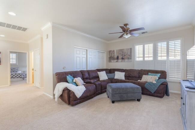 Building Photo - Stunning 4BR House in Santa Rosa