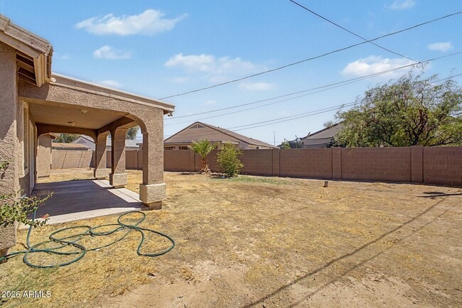 Building Photo - 11207 W Hopi St
