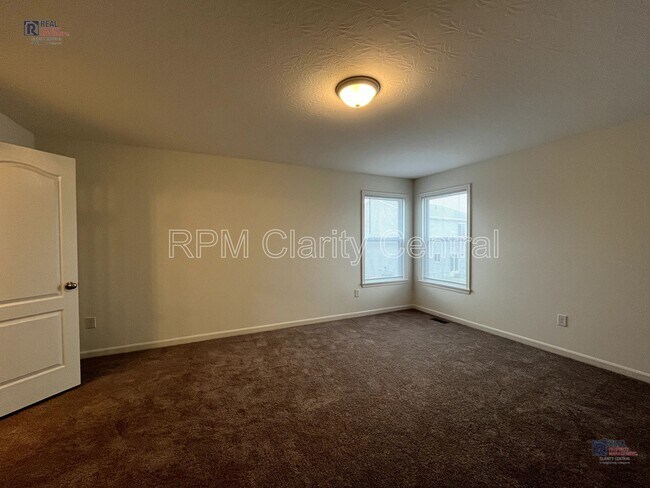 Building Photo - Beautiful home is ready for you!