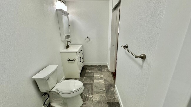 Building Photo - 3423 Madison Ave