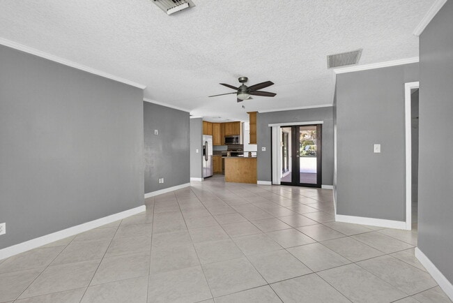 Building Photo - 7107 181st Ct N